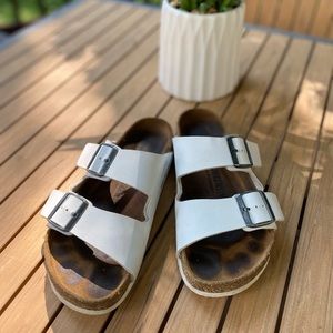 Birkenstock Arizona Sandal in White Sz 37